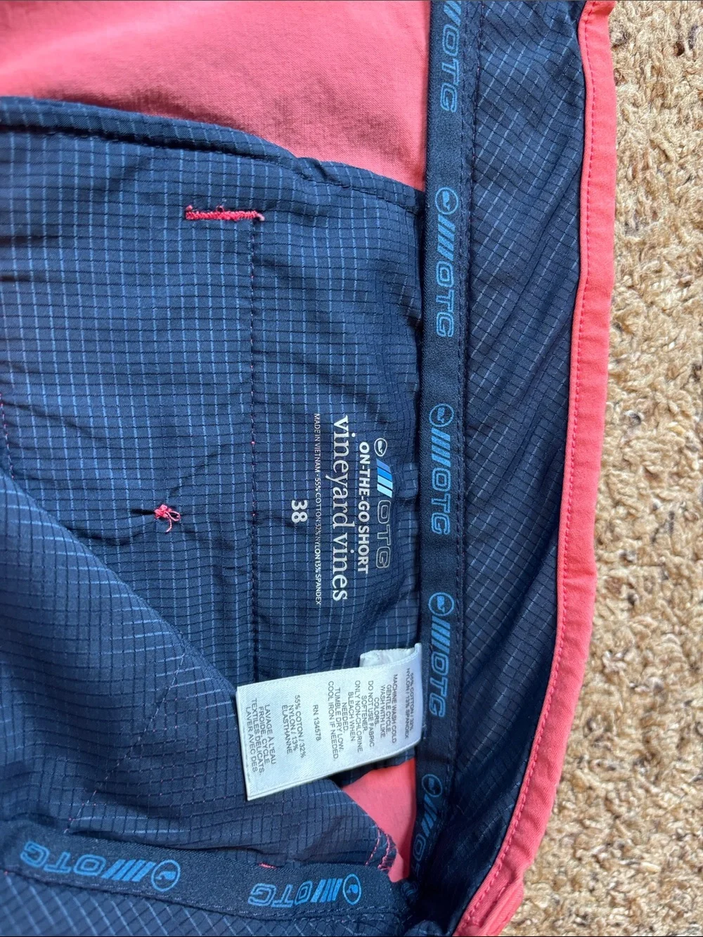 Vineyard Vines Men’s Coral Flat Front Shorts